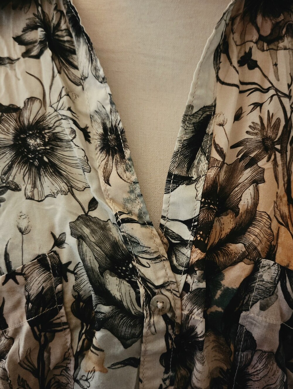 PILCRO Anthropology Floral Button-Front Blouse - Picture 2 of 8